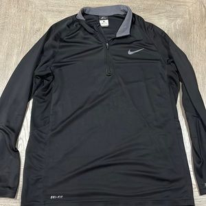 BLACK NIKE ZIP UP